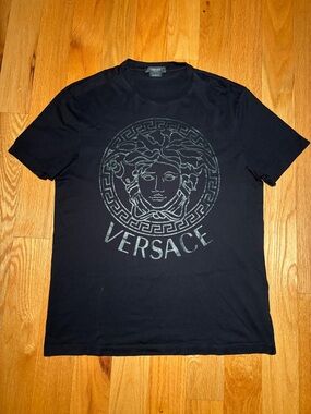 Versace Medusa Black on Black Runway Tshirt 🔥🔥